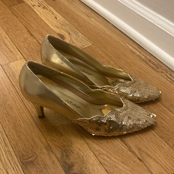 Gorgeous Vintage Gold Sequined Heels - Picture 2 of 4